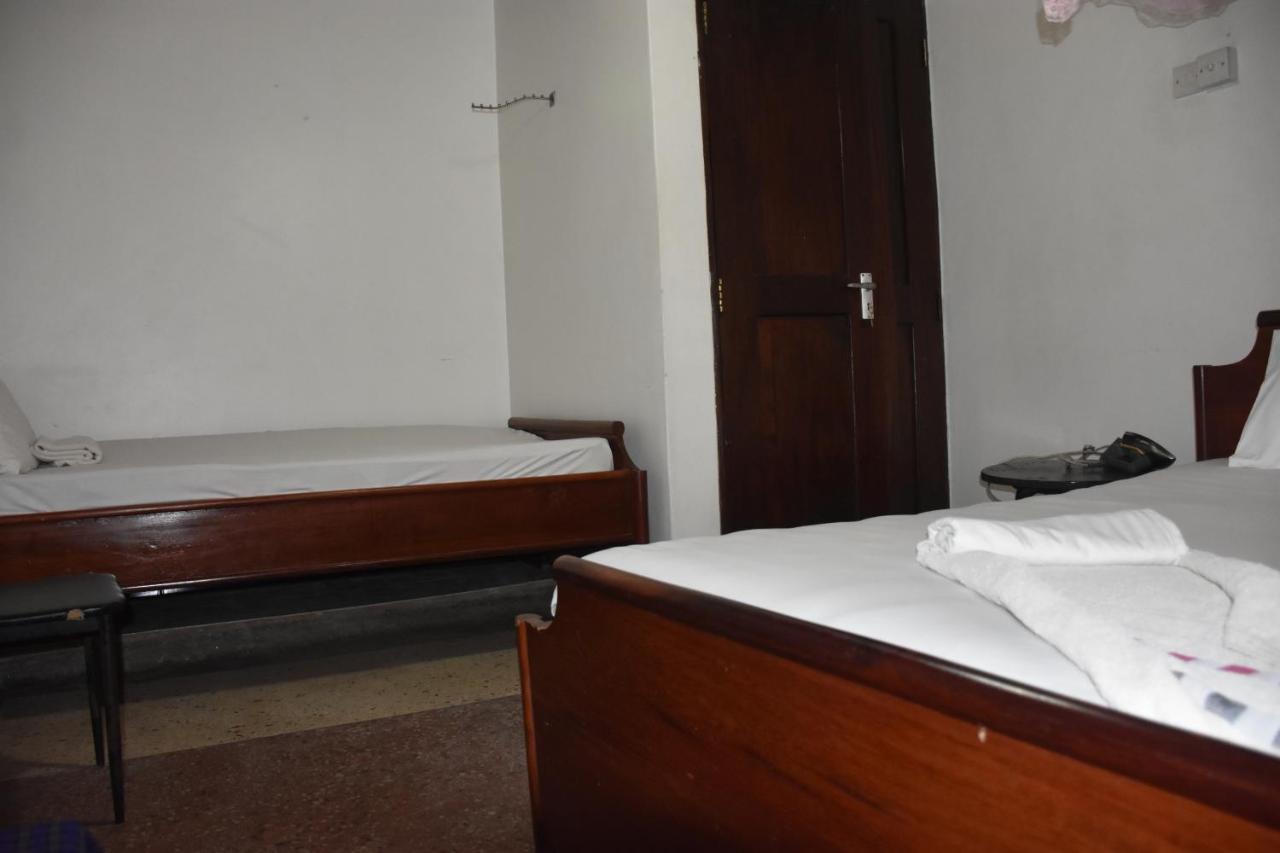 Kituri Royal Annex Bed and Breakfast Dar es Salaam Buitenkant foto