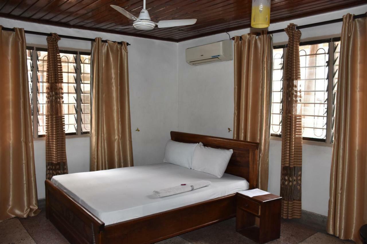 Kituri Royal Annex Bed and Breakfast Dar es Salaam Buitenkant foto