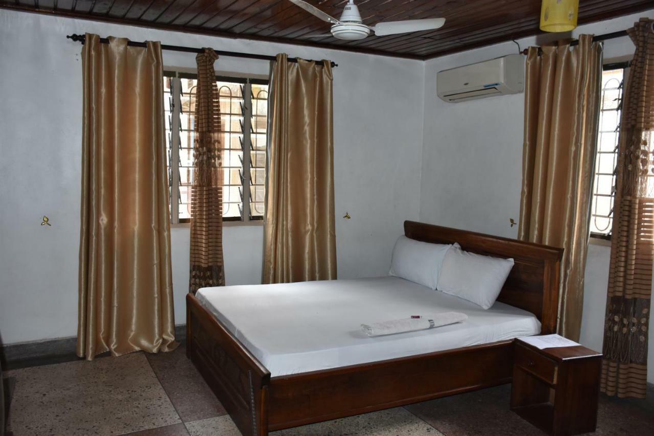 Kituri Royal Annex Bed and Breakfast Dar es Salaam Buitenkant foto